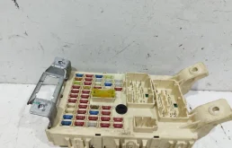 Блок предохранителей салона для Hyundai Solaris на фотографиях