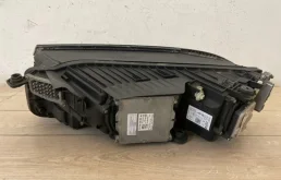 Фара ксенон левая для Volkswagen Touareg 2021 года на фотографиях