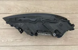 Фара ксенон правая для Audi Q7 на фотографиях