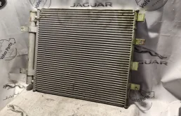 Радиатор кондиционера для Jaguar XF 2014 года на фотографиях