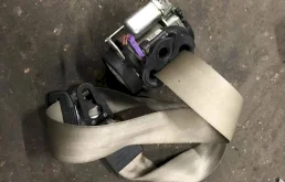 Ремень безопасности передний левый для Audi Q7 на фотографиях