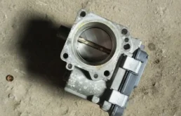 Дроссельная заслонка для Skoda Rapid 2015 года на фотографиях