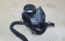 Дроссельная заслонка для Toyota RAV4 2015 года на фотографиях