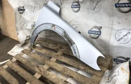 Крылья для Volvo XC70 2015 года на фотографиях