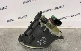 Противотуманка (ПТФ) передняя правая для Volvo C30 2009 года на фотографиях