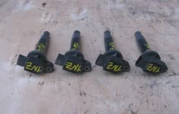 Катушка зажигания для Toyota Corolla 2001 года на фотографиях