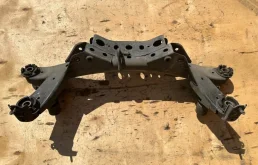 Задняя балка для Toyota Avensis 2006 года на фотографиях