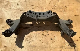 Задняя балка для Toyota Avensis 2006 года на фотографиях