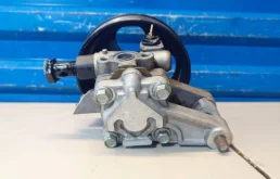 Насос ГУР для Hyundai Solaris 2010 года на фотографиях