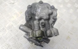 Компрессор кондиционера для Renault Logan 2005 года на фотографиях