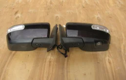 Стекла и зеркала для Mazda CX 7 2012 года на фотографиях