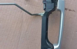 Ручка двери передняя правая внешняя для Toyota Corolla на фотографиях