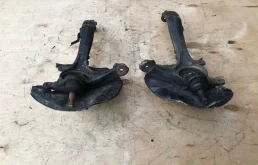 Кулак поворотный левый для Honda Accord 2008 года на фотографиях