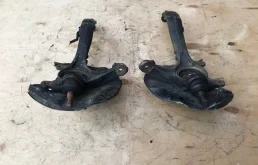 Кулак поворотный левый для Honda Accord 2008 года на фотографиях