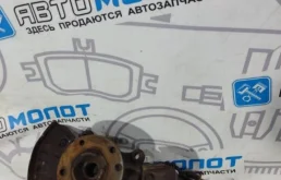 Кулак поворотный левый для Volkswagen Touareg I (7L) 2002-2010