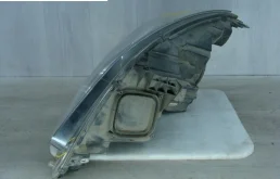 Фара правая для Opel Zafira 2014 года на фотографиях