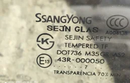 Стекло двери заднее левое для SsangYong Kyron 2015 года на фотографиях
