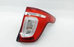 Фонарь правый для Ford Explorer на фотографиях