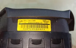 Подушка безопасности водителя для Opel Astra 2008 года на фотографиях