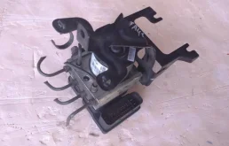 Блок ABS для Suzuki Grand Vitara на фотографиях