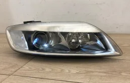 Фара правая для Audi Q7 на фотографиях