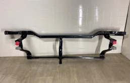 Усилитель переднего бампера для Mitsubishi Pajero Sport 2002 года на фотографиях