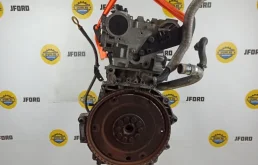 Двигатель без навесного для Volvo C30 2006 года на фотографиях