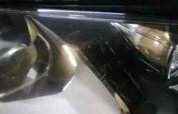 Фары для Volkswagen Touareg 2010 года на фотографиях