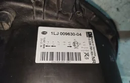 Фара правая для Opel Astra 2017 года на фотографиях