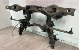 Задний подрамник для Mitsubishi Pajero на фотографиях