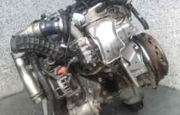 Двигатель для Nissan Navara 2008 года на фотографиях