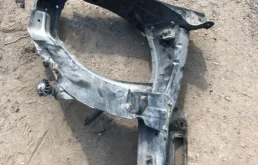 Усилитель переднего бампера для Mercedes-Benz GL class на фотографиях