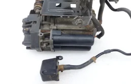 Компрессор пневмоподвески задний для Audi Q7 2018 года на фотографиях