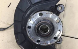 Кулак поворотный правый для Volkswagen Jetta на фотографиях