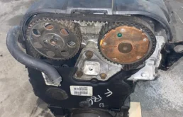 Двигатель для Volvo C30 2008 года на фотографиях