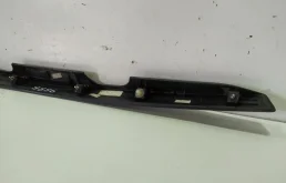 Молдинг крышки багажника для Hyundai Solaris 2010 года на фотографиях