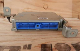 Блок управления двигателем для Nissan X-Trail на фотографиях