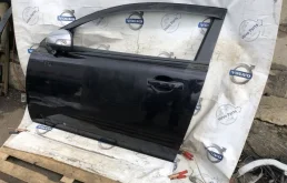 Дверь передняя левая для Volvo C30 2010 года на фотографиях