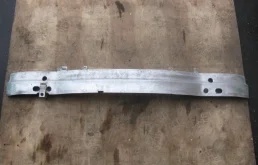 Бампер для BMW 7er 2005 года на фотографиях