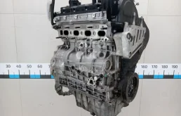 Двигатель без навесного для Kia Carnival 2022 года на фотографиях