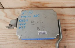 Блок управления двигателем для Nissan X-Trail на фотографиях