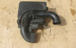 Впускной коллектор для Hyundai Solaris 2010 года на фотографиях