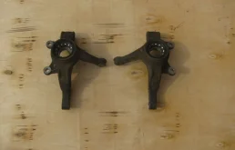 Двери для Nissan March на фотографиях