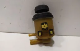 Бачок ГУР для Hyundai Solaris 2014 года на фотографиях