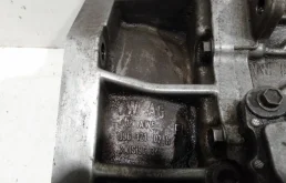 Блок управления двигателем для Volkswagen Polo 1999 года на фотографиях