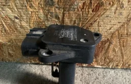 Датчик массового расхода воздуха (8658471) для Volvo C30 MK 2006-2013