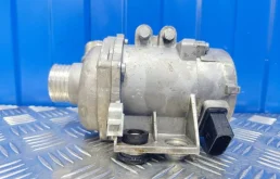 Насос охлаждающей жидкости ДВС(Помпа) для BMW X3 на фотографиях