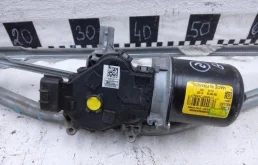 Трапеция стеклоочистителей для Renault Logan 2015 года на фотографиях