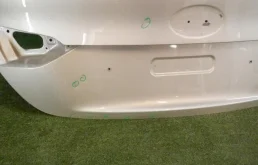 Дверь багажника для Hyundai Solaris 2021 года на фотографиях