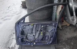 Двери для Honda Accord 2006 года на фотографиях